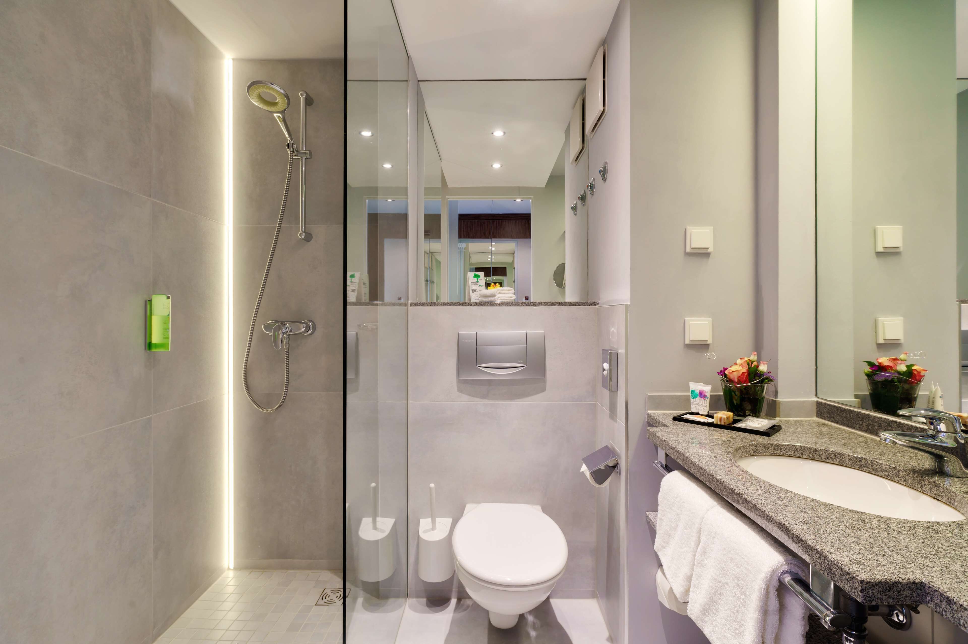 separate bathtub and shower, free toiletries, hair dryer, towels