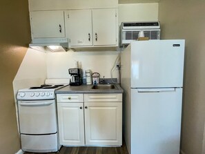Room, 2 Bedrooms, Ocean View | Private kitchen | Fridge, coffee/tea maker