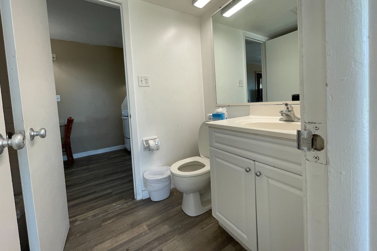 Room, 2 Bedrooms, Ocean View | Bathroom | Combined shower/tub, free toiletries, towels