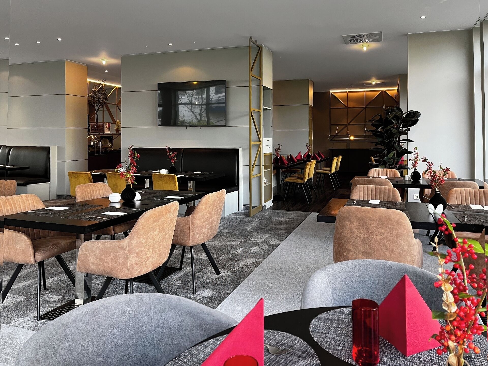 Petit déjeuner, déjeuner et dîner servis sur place