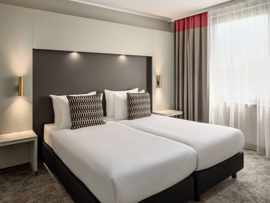 Junior Suite | In-room safe, desk, soundproofing, cribs (free)