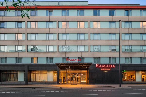 Ramada By Wyndham Essen - Essen, Germania