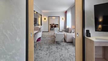 Suite Executive, 1 letto king | Una cassaforte in camera, una scrivania, insonorizzazione