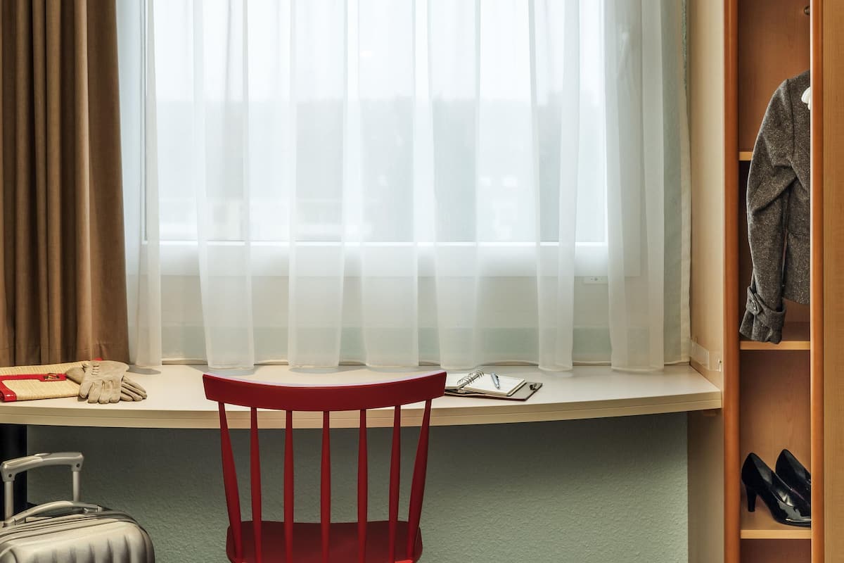 Standard Double Room, 1 Double Bed | Hypo-allergenic bedding, desk, laptop workspace, soundproofing