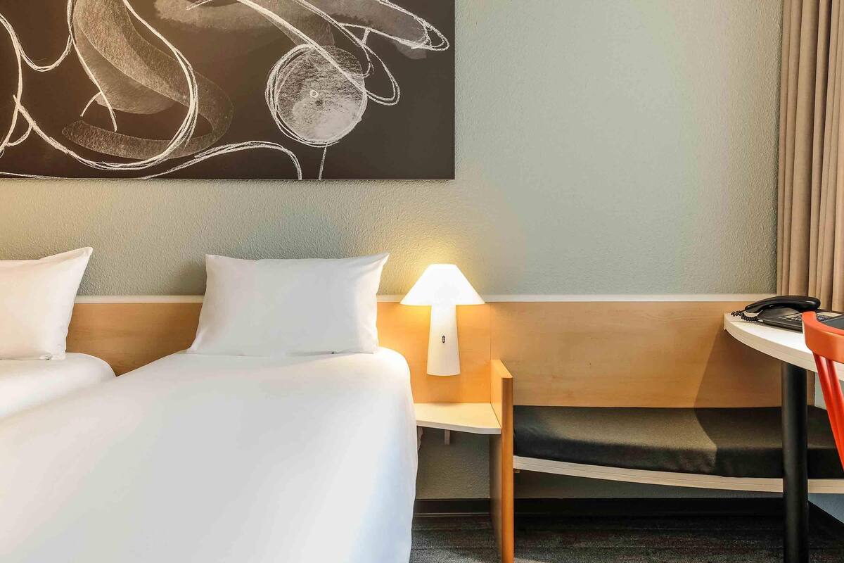 standard room, 2 single beds | hypo-allergenic bedding, desk, laptop workspace, soundproofing