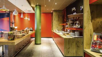 Frokostbuffé hver dag (EUR 18 per person)