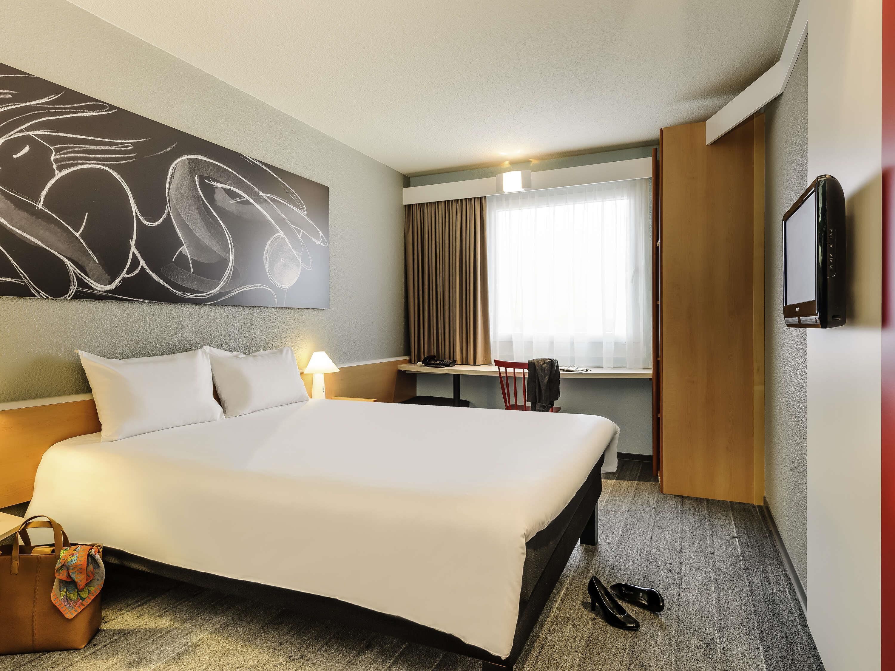 Hypo-allergenic bedding, desk, laptop workspace, soundproofing