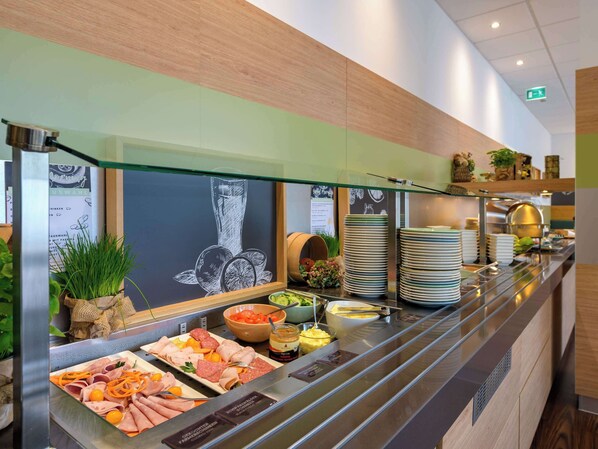 Daily buffet breakfast (EUR 17.00 per person)