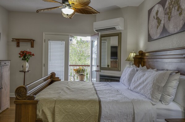 Habitación Premium, 1 cama King size, vista a la ciudad (Patricia's Suite) | 1 habitación, ropa de cama de alta calidad y edredón 