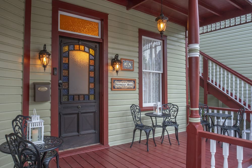 Victorian House Bed & Breakfast