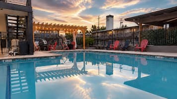 Seasonal outdoor pool