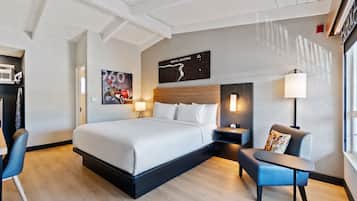 Deluxe Room, 1 King Bed | Desk, laptop workspace, blackout drapes, iron/ironing board