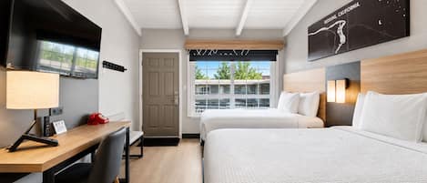 Deluxe Room, 2 Queen Beds | Courtyard view