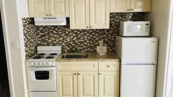 Fridge, microwave