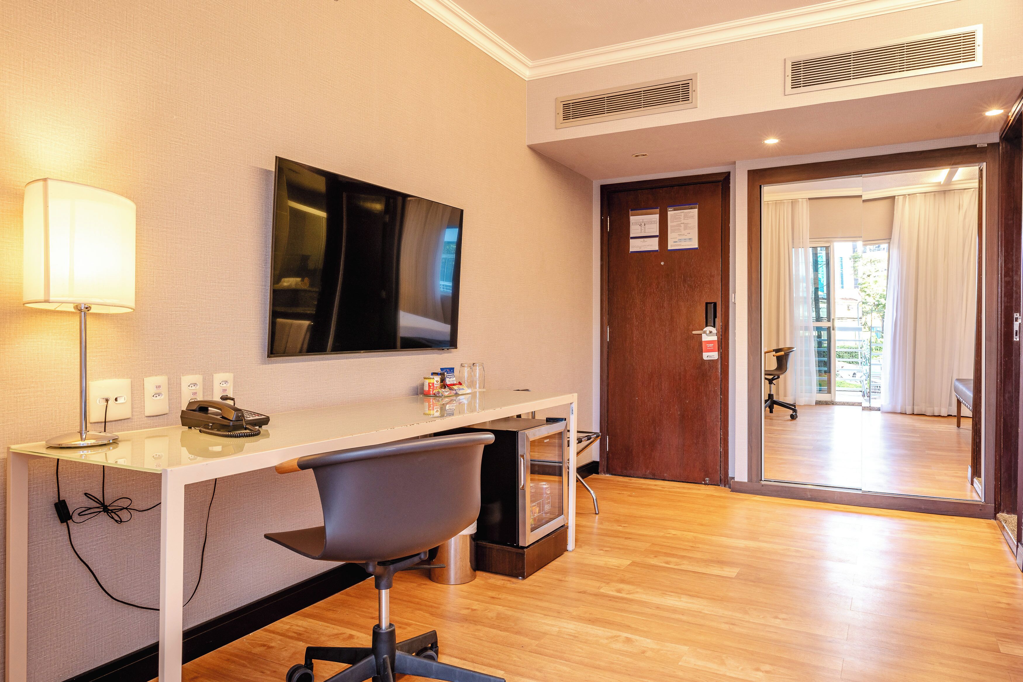 premier double room | minibar, in-room safe, desk, blackout curtains