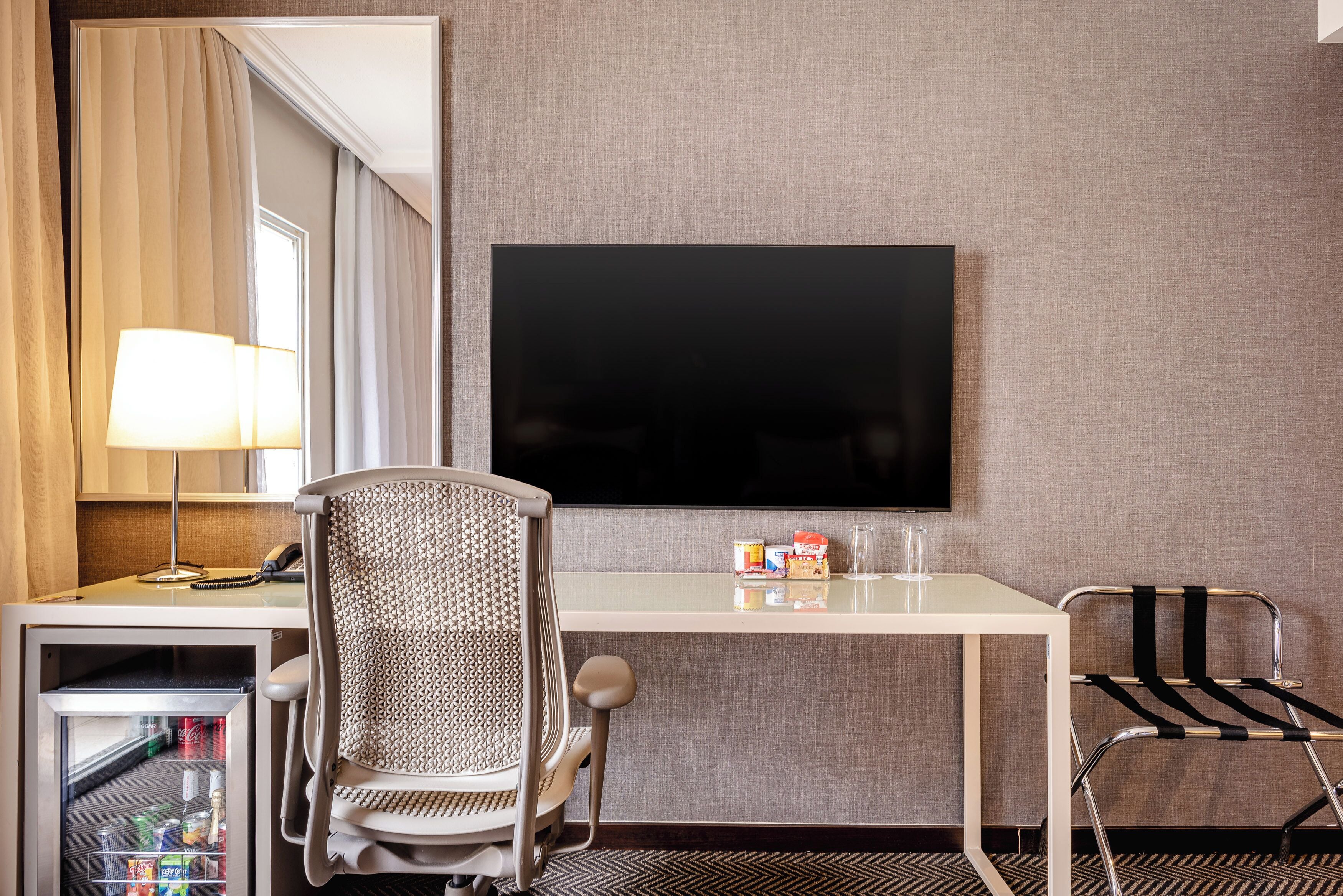 deluxe double room, 2 single beds, balcony | minibar, in-room safe, desk, blackout curtains