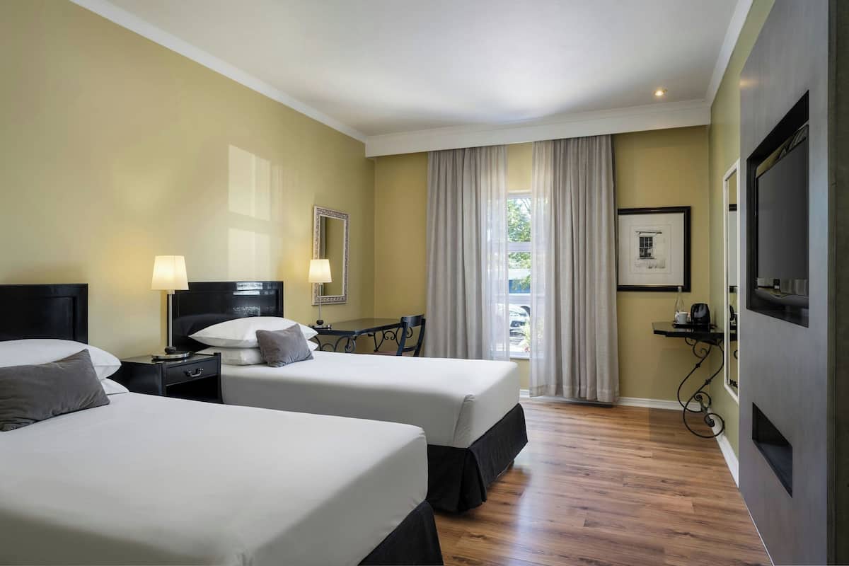 Room, 2 Twin Beds, Non Smoking | Street view