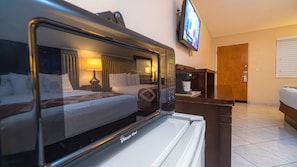 Chambre Deluxe, 2 grands lits | Micro-ondes
