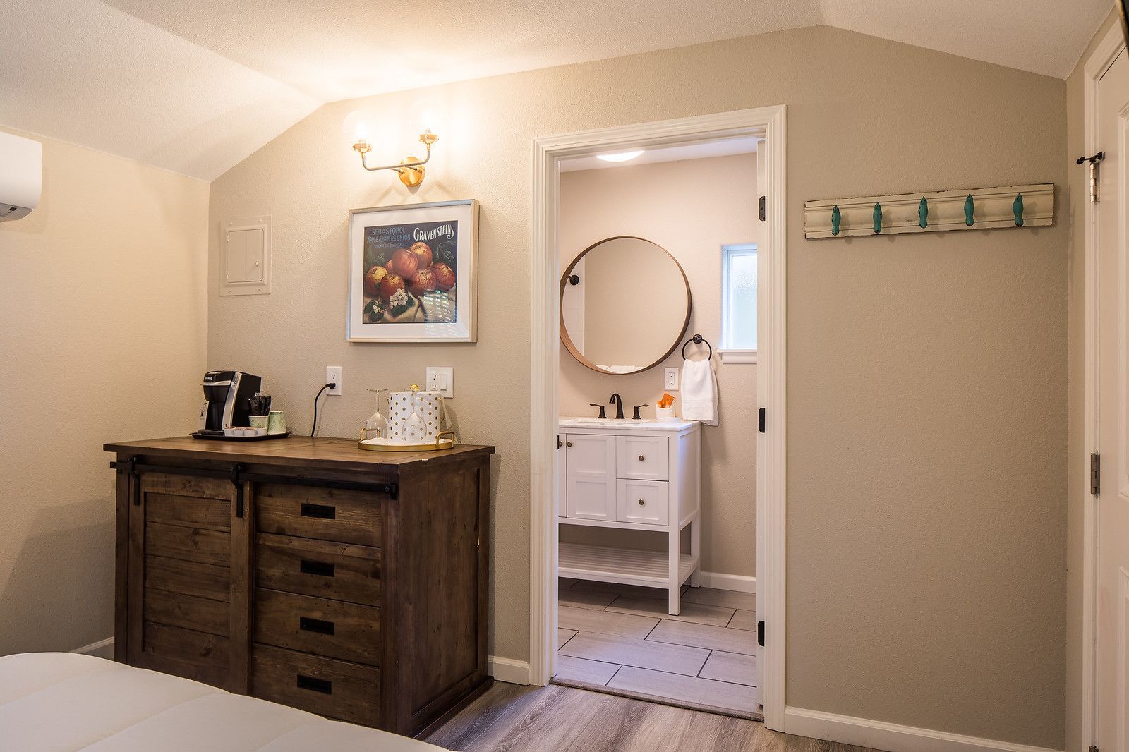 Basic Studio | Free WiFi, bed sheets