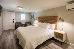 Free WiFi, bed sheets - Cottages on River Road (Guerneville)