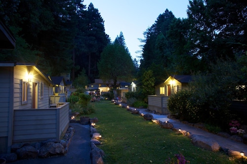 Cottages on River Road