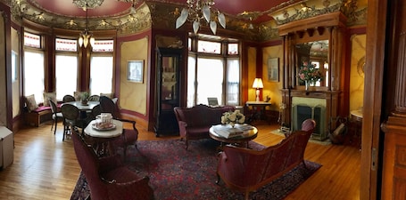 Sala de estar en el lobby