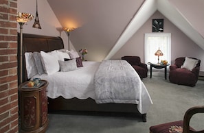 Suite (Stillwater Mini Suite) | Premium bedding, individually decorated, individually furnished