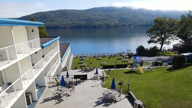 Terrace/patio - Lakefront Terrace Resort (Lake George)