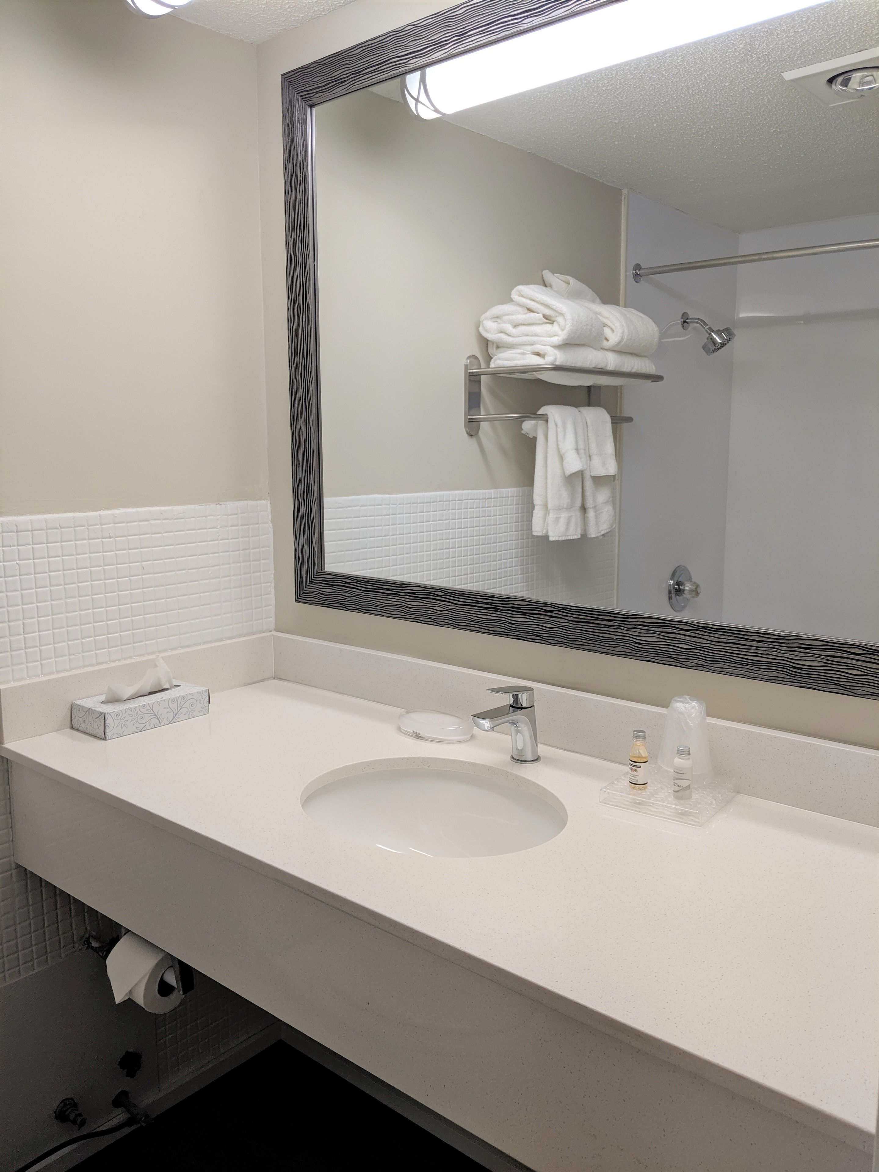 room, 2 queen beds, lake view, beachfront | bathroom | combined shower/bathtub, free toiletries, hair dryer, towels