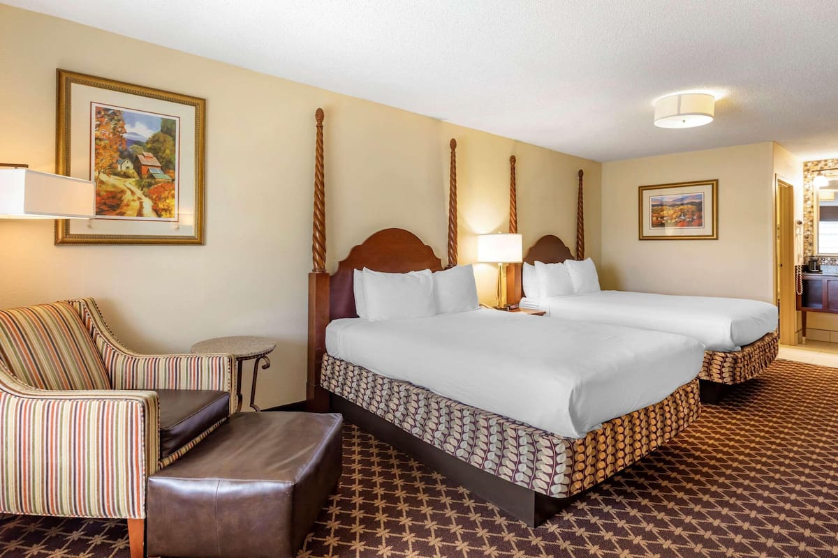 Premium bedding, iron/ironing board, WiFi (free), alarm clocks
