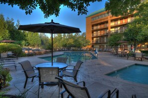 Indoor pool, seasonal outdoor pool, pool umbrellas, pool loungers - Quality Inn Near the Island Pigeon Forge (Pigeon Forge)