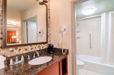 Quality Inn Near the Island Pigeon Forge - Image 23