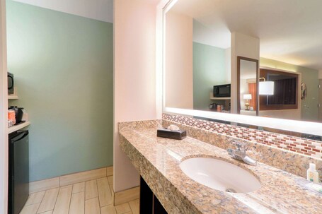 Quality Inn Near the Island Pigeon Forge - Image 38