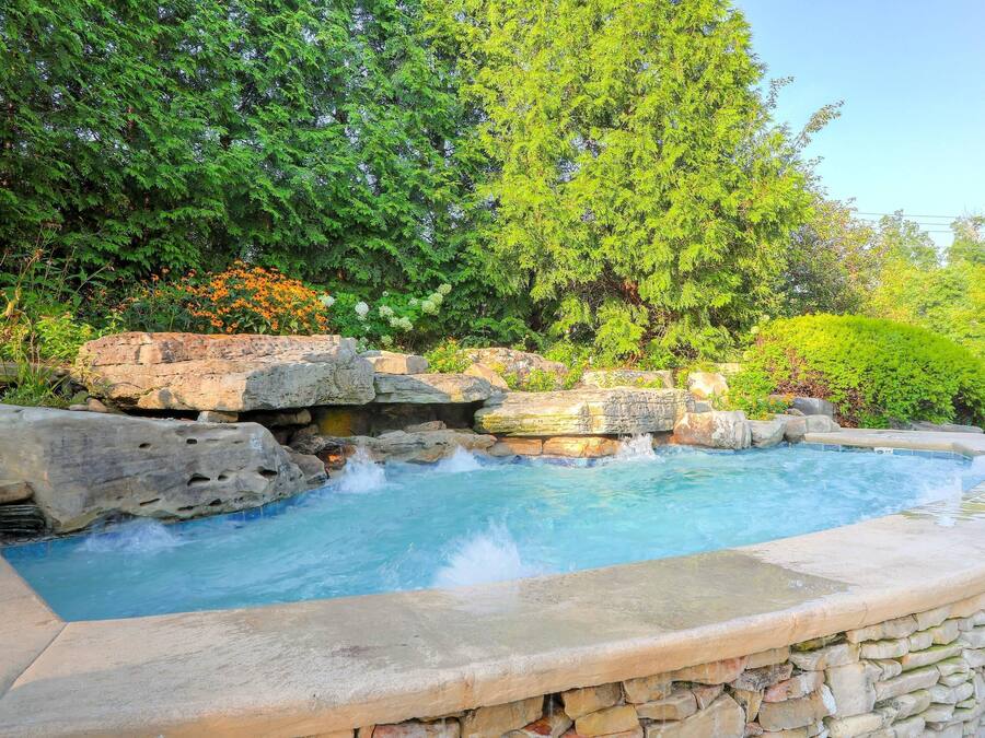 Indoor pool, seasonal outdoor pool, pool umbrellas, sun loungers