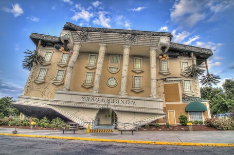 Quality Inn Near the Island Pigeon Forge - Image 31