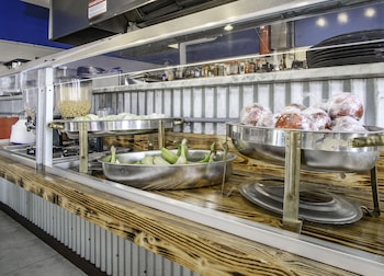 Regional cuisine at Skipjack Resort & Marina