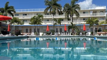 Udendørs pool, liggestole