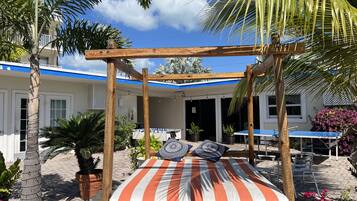 Outdoor pool, sun loungers