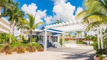 Entrada de la propiedad