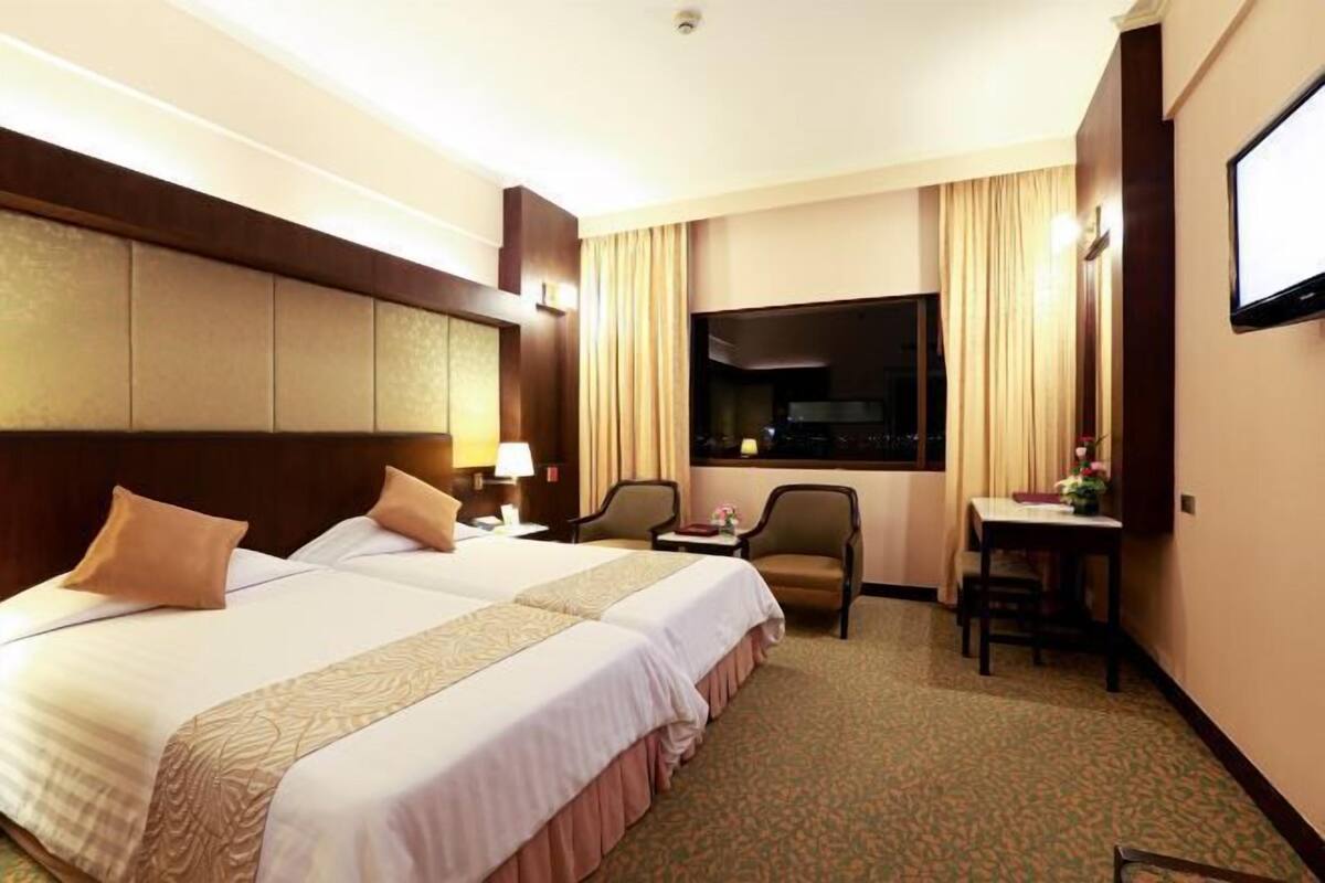 In-room safe, desk, blackout drapes, soundproofing