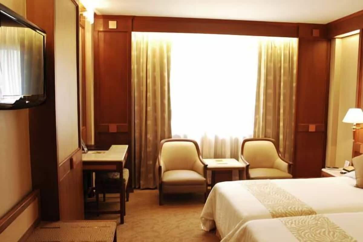 In-room safe, desk, blackout curtains, soundproofing