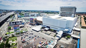 Shopping mall