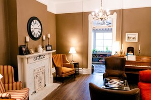 Lobby sitting area - 1898 Waverly Inn (Hendersonville)