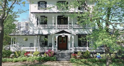 1898 Waverly Inn