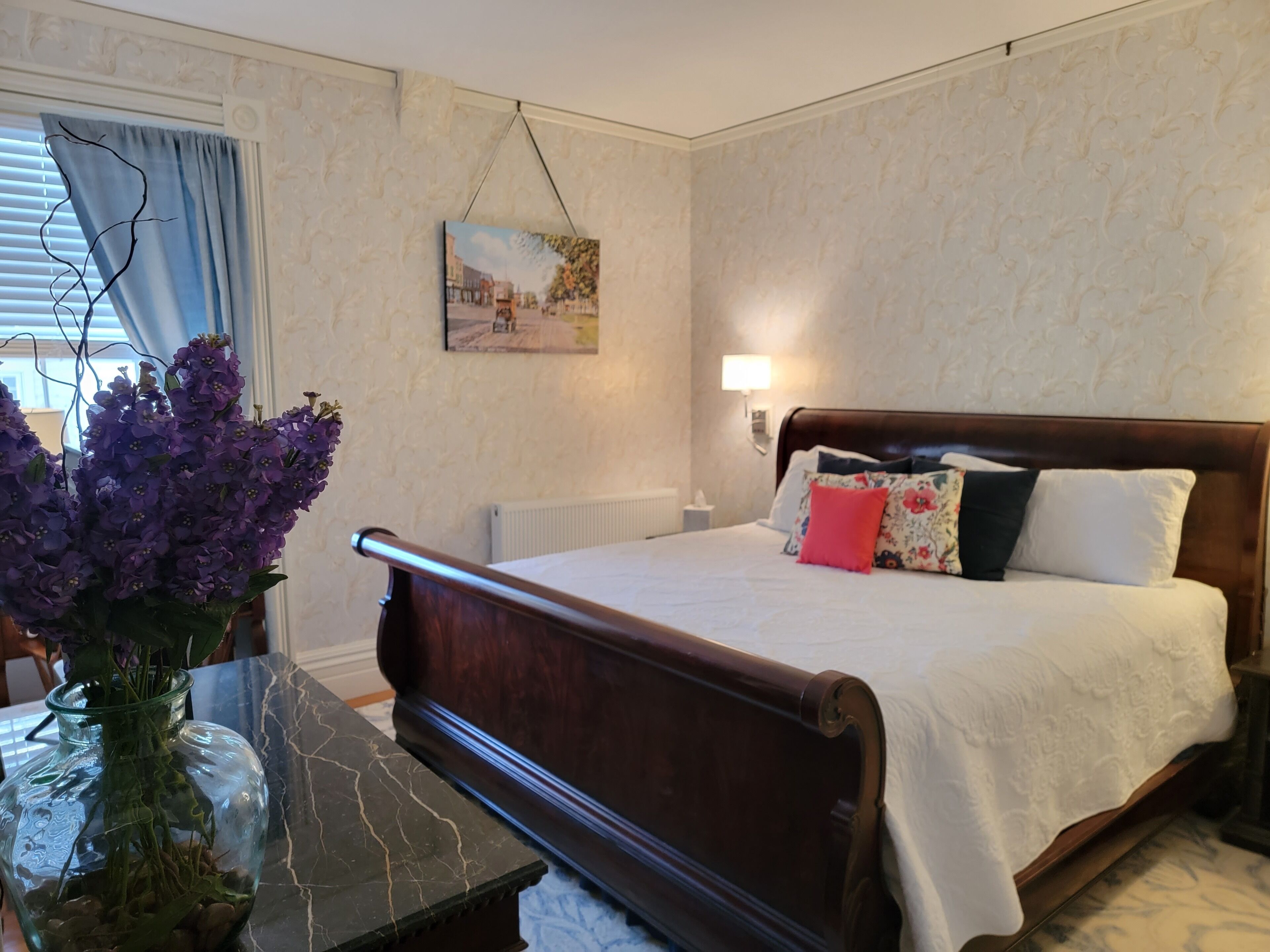 Deluxe Room, 1 King Bed (SHERATON) | WiFi (free), alarm clocks, bed sheets
