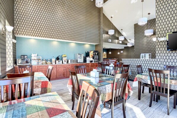 Free daily buffet breakfast