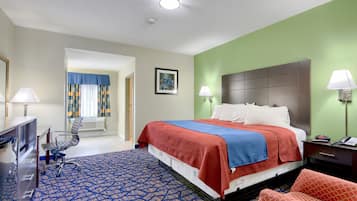 Deluxe Room, 1 Katil Raja (King), Non Smoking | Peti besi dalam bilik, meja, seterika/papan seterika