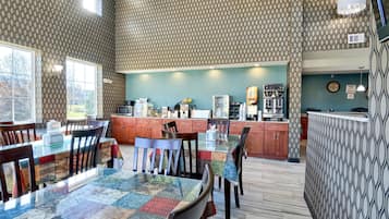 Free daily buffet breakfast