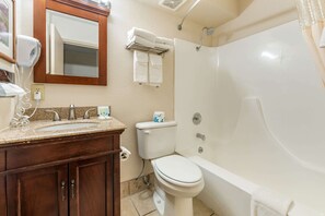 Hårføner og håndklær