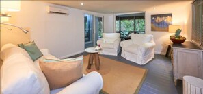 1 bedroom, Egyptian cotton sheets, premium bedding, Select Comfort beds